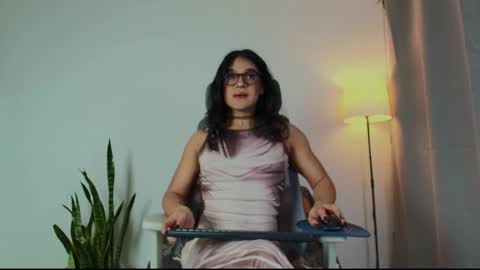 VittaaaPlease help me with your thumbs up its important  online show from 11/29/25, 11:08