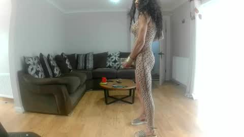 vitus56595314 online show from 04/06/26, 10:16