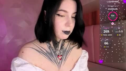 Vivi   online show from 06/03/26, 06:13