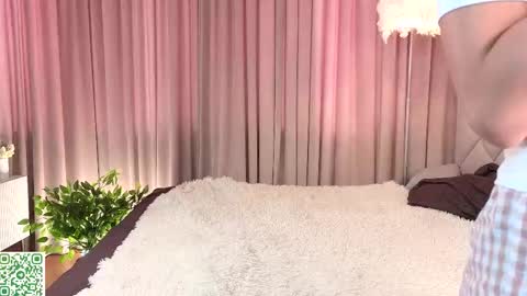 Snapshot of vivi_ennes chatting on 10/01/25, 08:31 You like my friends can call me LUNA This is my first day here online show from 10/01/25, 08:31