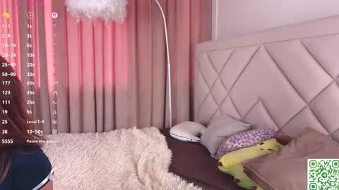 Snapshot of vivi_ennes chatting on 10/11/25, 07:40 You like my friends can call me LUNA This is my first day here online show from 10/11/25, 07:40