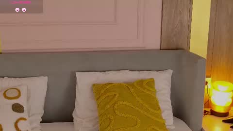 vivi_west online show from 06/15/26, 05:15