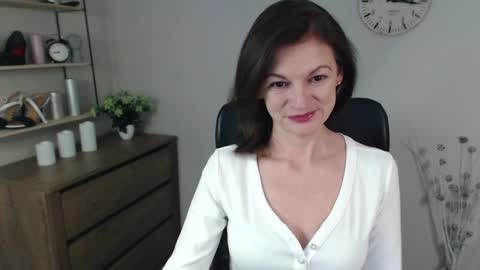 Vivian online show from 12/12/24, 05:52