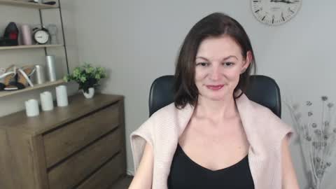 Vivian online show from 12/13/24, 01:12