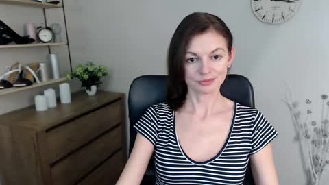 Vivian online show from 12/14/24, 10:02