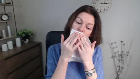 Vivian online show from 01/13/25, 09:41