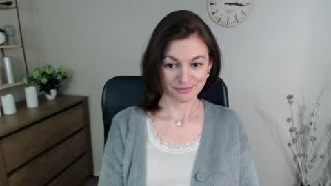 Vivian online show from 01/21/25, 10:08