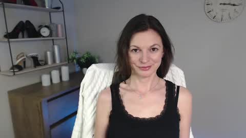 Vivian online show from 02/07/25, 11:01