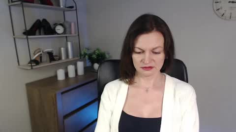 Vivian online show from 02/14/25, 08:21