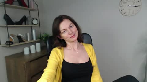 Vivian online show from 02/27/25, 05:15