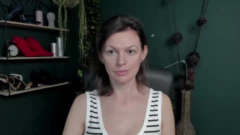 Vivian online show from 03/11/25, 06:53