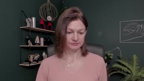 Vivian online show from 12/02/25, 06:41