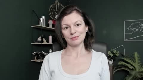 Vivian online show from 03/19/26, 06:50