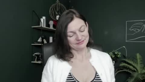 Vivian online show from 03/20/26, 08:08