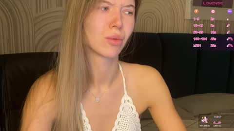 Vivian Evans online show from 10/27/25, 01:09