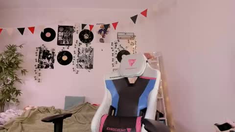 Snapshot of vivian_qwerty chatting on 02/01/25, 04:24 vivian_qwerty online show from 02/01/25, 04:24