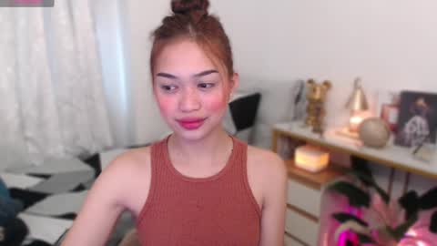 Vivian online show from 12/02/25, 12:49