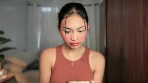 Vivian online show from 06/06/26, 10:47