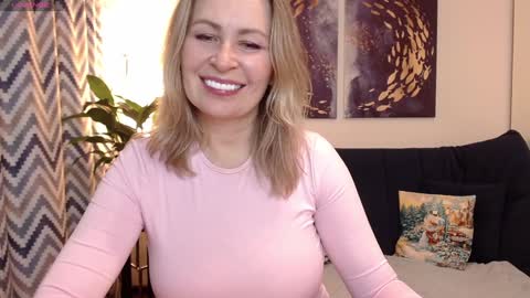 Snapshot of vivian_soul chatting on 12/06/24, 06:28 Vivian online show from 12/06/24, 06:28