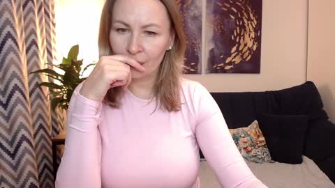 Snapshot of vivian_soul chatting on 12/13/24, 09:09 Vivian online show from 12/13/24, 09:09