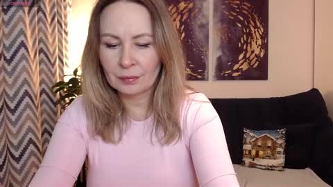 Snapshot of vivian_soul chatting on 02/16/25, 06:21 Vivian online show from 02/16/25, 06:21