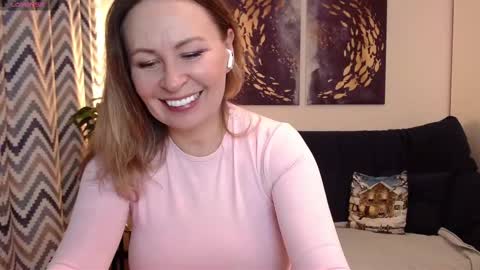 Snapshot of vivian_soul chatting on 02/21/25, 06:04 Vivian online show from 02/21/25, 06:04