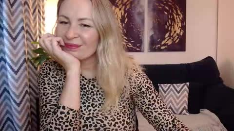 Snapshot of vivian_soul chatting on 09/08/25, 02:27 Vivian online show from 09/08/25, 02:27