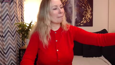 Snapshot of vivian_soul chatting on 09/13/25, 05:13 Vivian online show from 09/13/25, 05:13