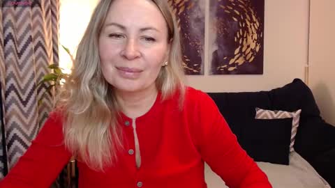 Snapshot of vivian_soul chatting on 10/12/25, 05:45 Vivian online show from 10/12/25, 05:45