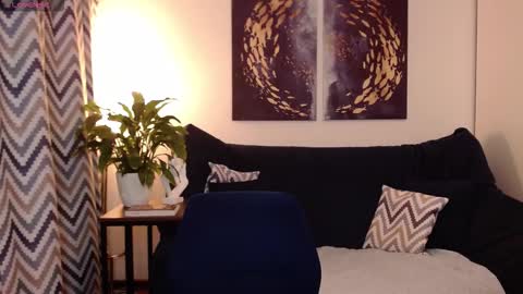 Snapshot of vivian_soul chatting on 10/28/25, 03:25 Vivian online show from 10/28/25, 03:25