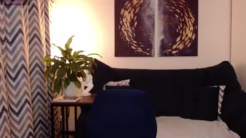 Snapshot of vivian_soul chatting on 11/11/25, 05:57 Vivian online show from 11/11/25, 05:57