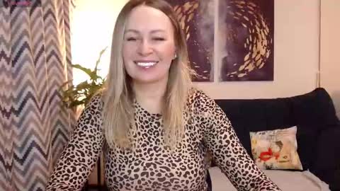 Snapshot of vivian_soul chatting on 11/20/25, 05:12 Vivian online show from 11/20/25, 05:12