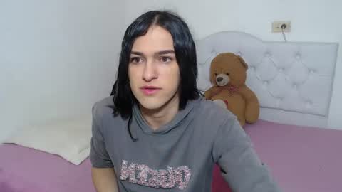 Snapshot of vivianalatin chatting on 06/13/26, 12:03 instagram Viviana73215 online show from 06/13/26, 12:03