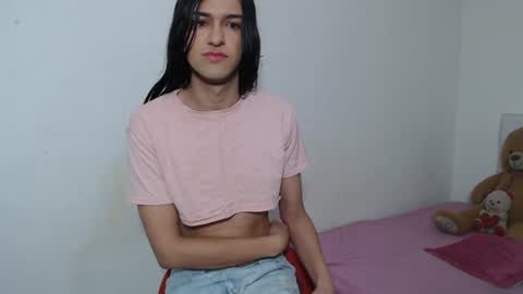Snapshot of vivianalatin chatting on 06/20/26, 09:34 instagram Viviana73215 online show from 06/20/26, 09:34