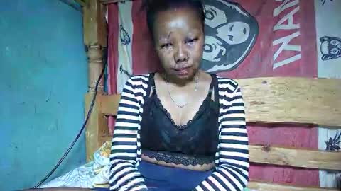 viviane0812 online show from 03/02/25, 08:16