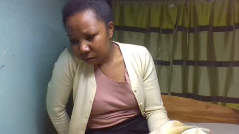 viviane0812 online show from 09/13/25, 01:49