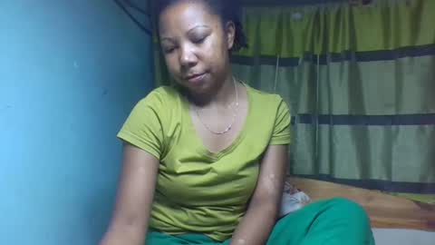 viviane0812 online show from 11/25/25, 10:10