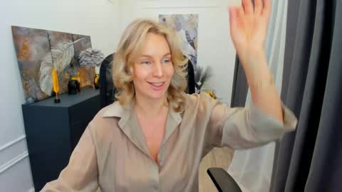 Snapshot of vivianlirei chatting on 05/07/26, 04:40 Sinti online show from 05/07/26, 04:40