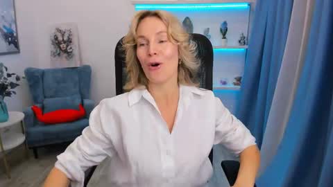 Snapshot of vivianlirei chatting on 05/29/26, 04:43 Sinti online show from 05/29/26, 04:43
