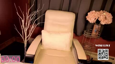 VivianLuxe online show from 11/28/25, 04:59