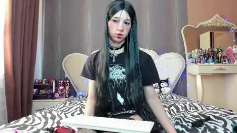 Snapshot of vivianmiller_ chatting on 01/11/25, 12:18 Vivian online show from 01/11/25, 12:18