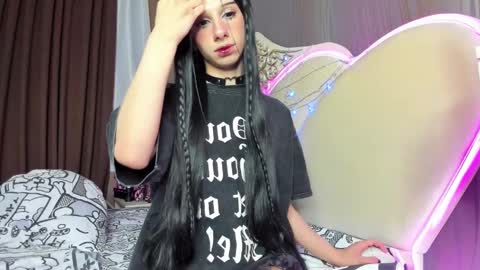Snapshot of vivianmiller_ chatting on 02/14/25, 12:36 Vivian online show from 02/14/25, 12:36