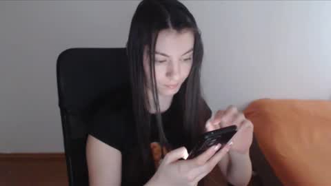 Snapshot of vivianngray chatting on 12/22/24, 11:33 Vivian Gray online show from 12/22/24, 11:33