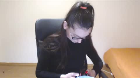 Snapshot of vivianngray chatting on 02/06/25, 04:58 Vivian Gray online show from 02/06/25, 04:58