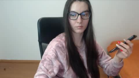 Snapshot of vivianngray chatting on 02/18/25, 07:09 Vivian Gray online show from 02/18/25, 07:09