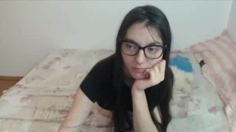 Snapshot of vivianngray chatting on 10/06/25, 11:02 Vivian Gray online show from 10/06/25, 11:02