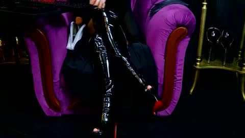 Vivian Reeve online show from 02/19/25, 01:06