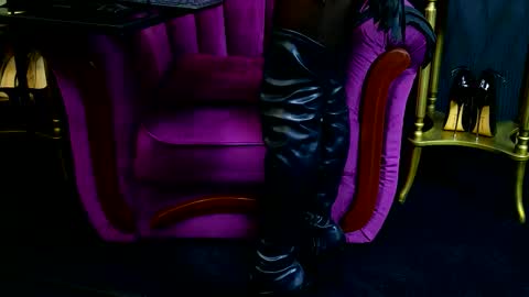 Vivian Reeve online show from 10/23/25, 05:51