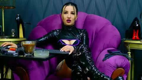 Vivian Reeve online show from 04/10/26, 06:18