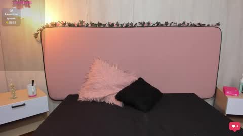 Vivian online show from 09/22/25, 11:56